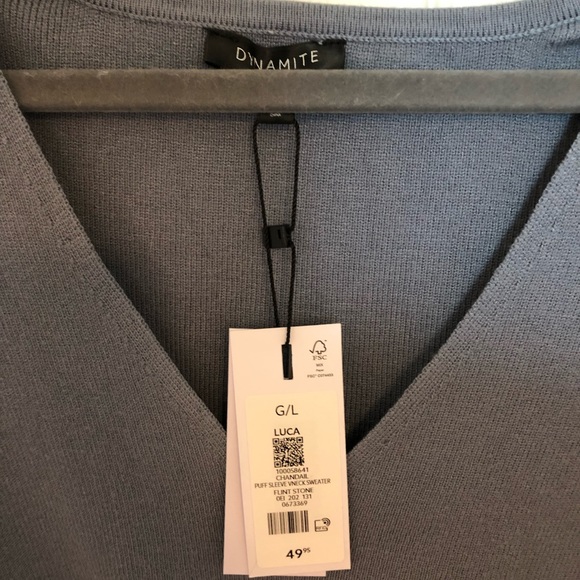 COPY - Brand New Dynamite Puff v-neck sweater. - Picture 4 of 4